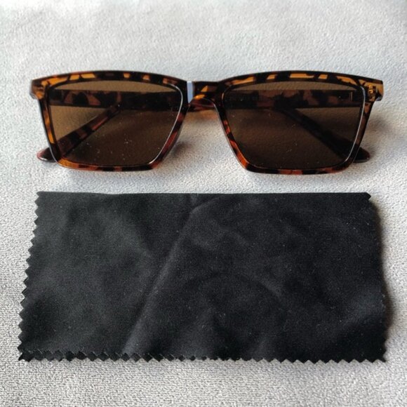 Tortoiseshell Square Sunglasses ~ Brand New main image 4